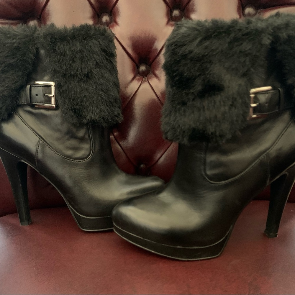 Platform leather boots with faux fur size 6.5